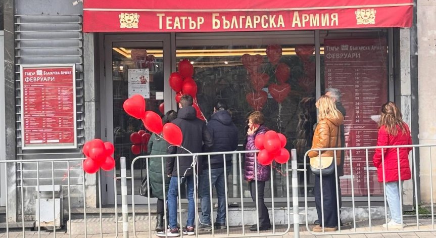 Водещи театри са пред затваряне заради липса на финанси