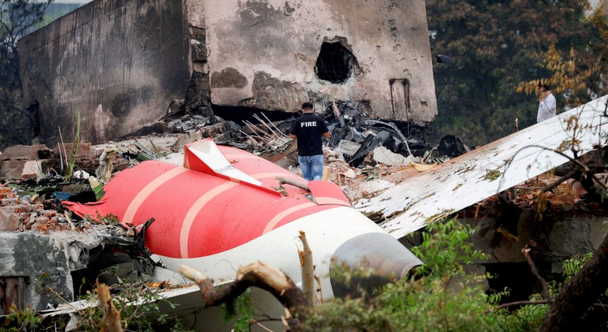 Пояни се запис от пилотската кабина.