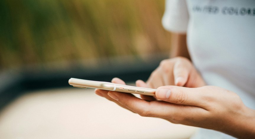 Компанията обърна внимание, че не заплашва клиентите си със закриване на партида.