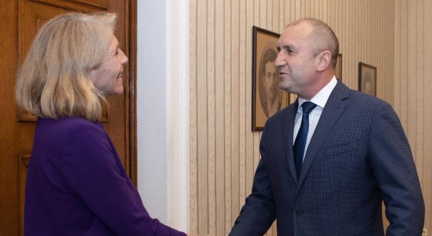 Радев обсъди с Карън Донфрид войната в Украйна и евроинтеграцията на РСМ