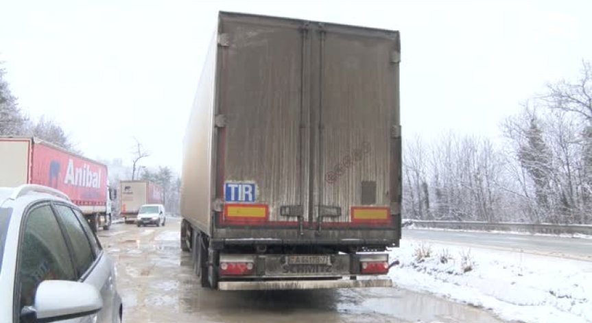 Обвинение за беларуския тираджия, пребил полицай у нас