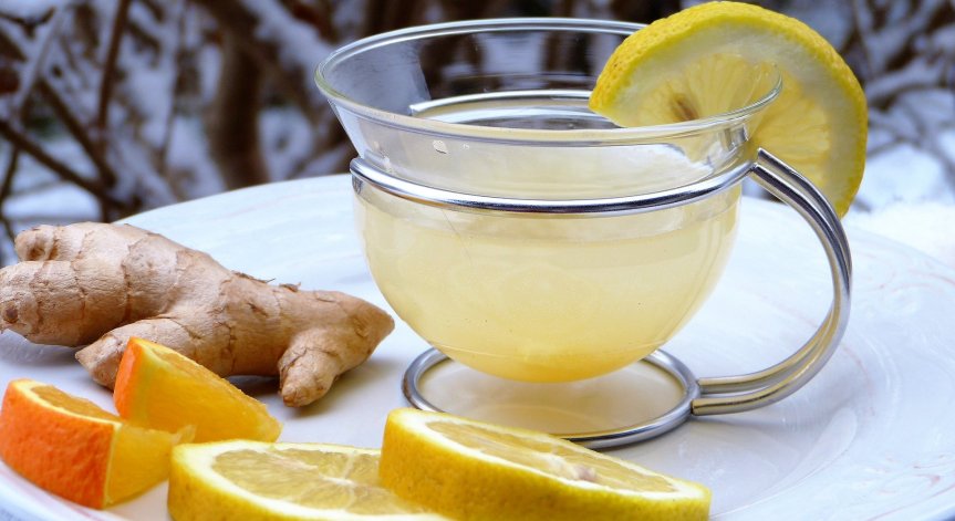 Пийте вода с лимон, чай от джинджифил и доматен сок за здрави коса и кожа