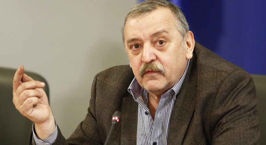 Пикът идва в следващите дни, предупреди проф. Кантарджиев