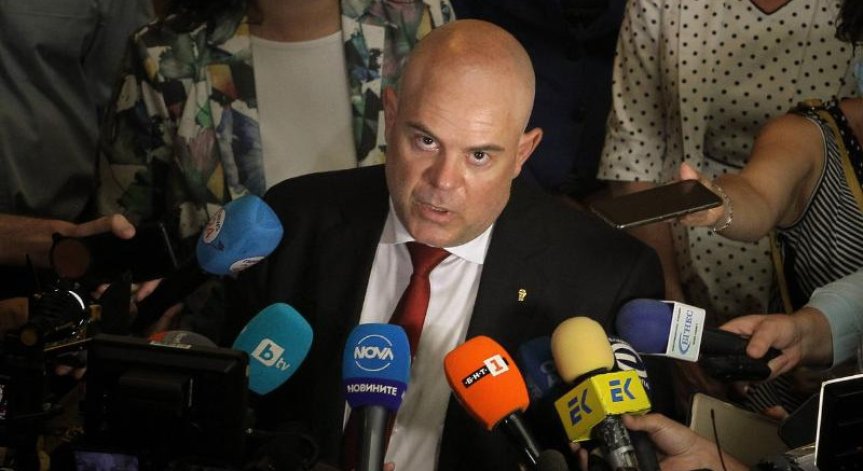 Гешев: Отстраниха ме партиите 