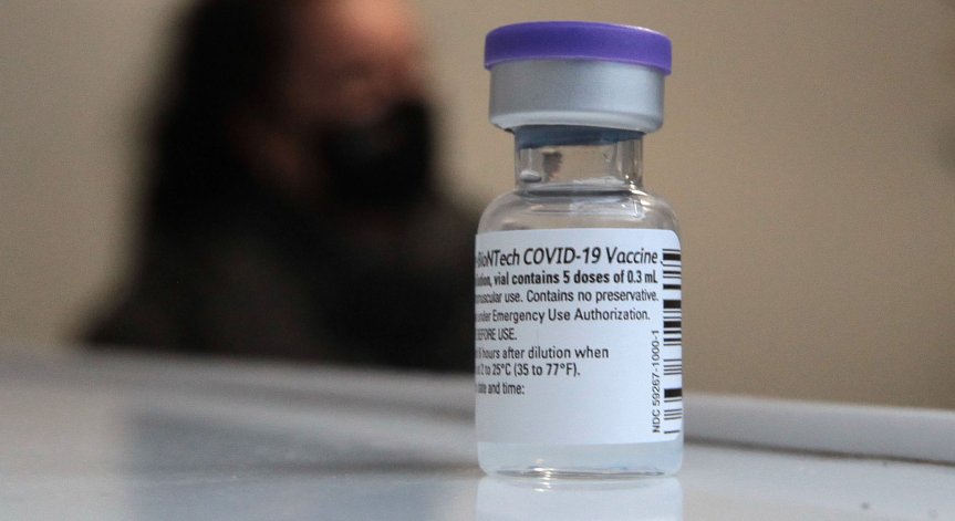 4 800 дози от ваксината на AstraZeneca пристигнаха у нас