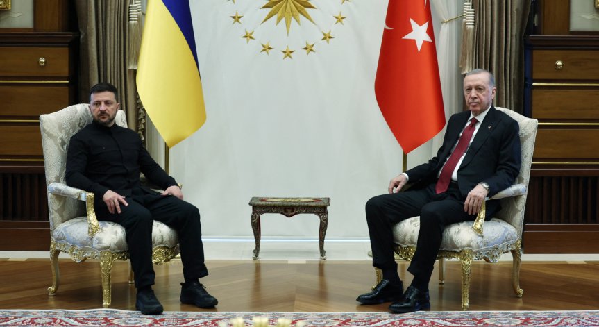 На дневен ред са тристранни преговори между Русия, Украйна и Турция.