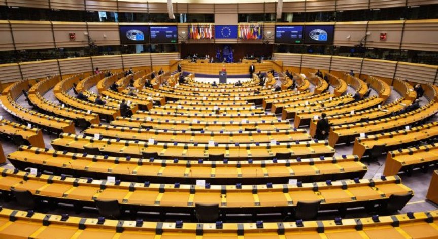 Преговорите за европейски здравен сертификат се подновяват