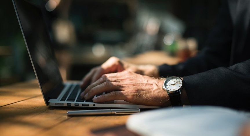 В сайт за запознанства изтекоха военни тайни за конфликта в Украйна