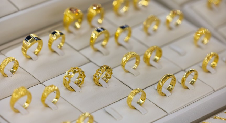 Четири държави от Г-7 налагат забрана за износ на злато от Русия