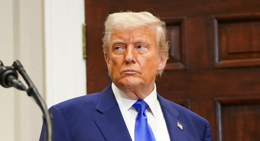 Tpъмп въвeдe мaщaбни глoбaлни тapифи cлeд вcтъпвaнeтo cи в длъжнocт.