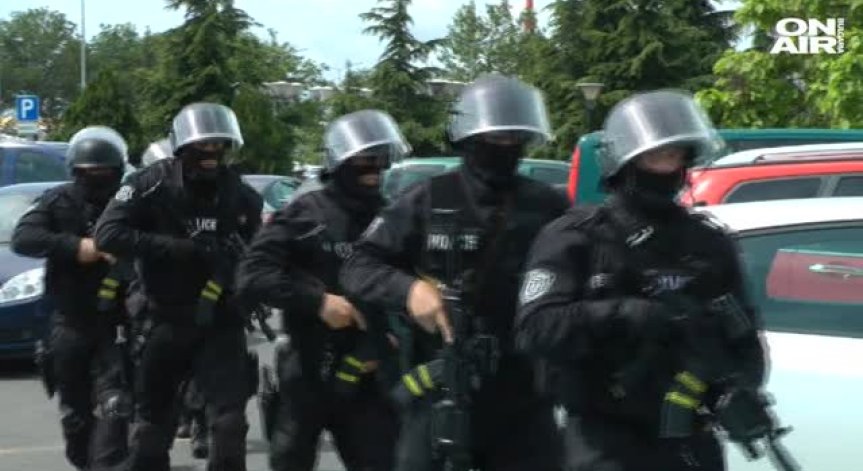 Засилват полицейското присъствие по летищата това лято