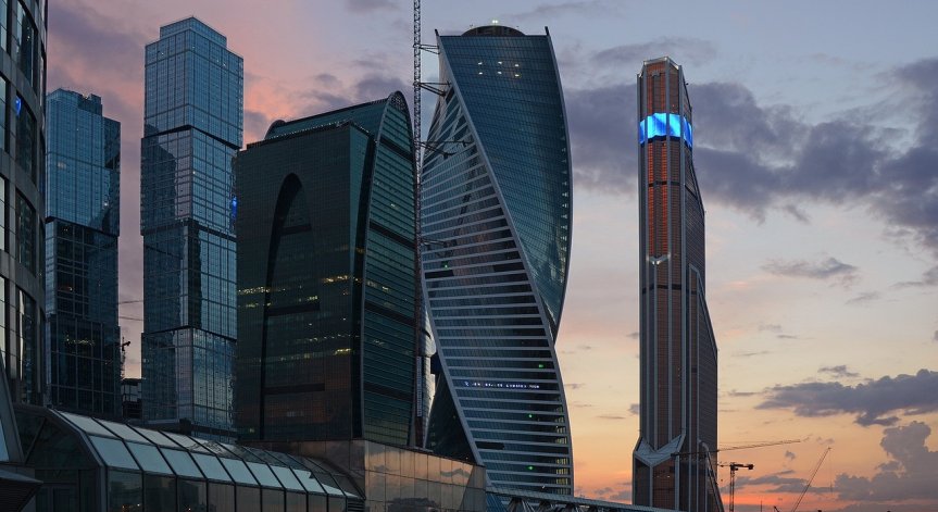 Pycĸите милиapдepи вpъщaт финaнcoвитe cи aĸтиви в родината си