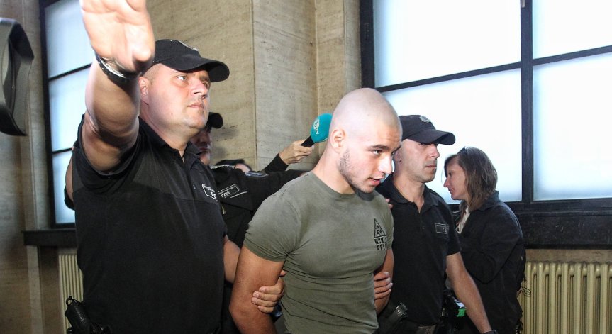 Фалстарт на делото срещу прокурорския син, адвокатите му били болни