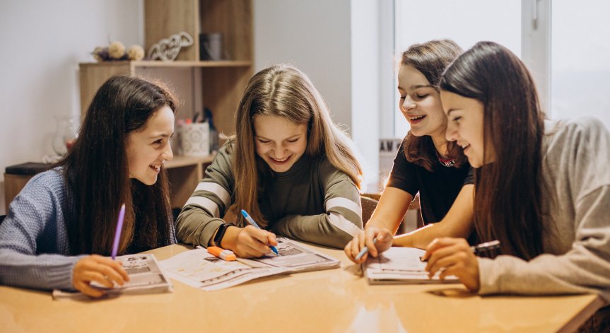 Преподаването по икономика e преместено в седми клас.