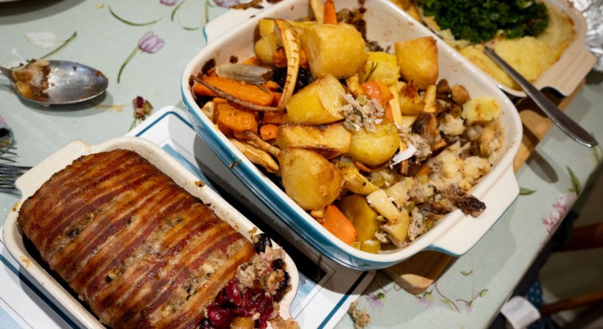 Ястията са изкушаващи, но трябва да мислим и за стомаха си.