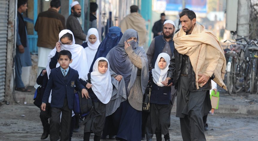 ООН бие тревога: Около половин милион афганистанци могат да се превърнат в бежанци