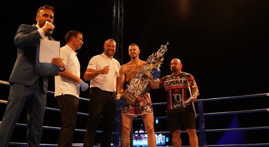 Лукас Ахтерберг дебютира на SENSHI с впечатляващ нокаут