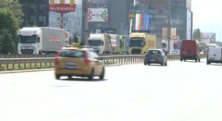 Положението в София: Тираджия, полицай, тираджия, полицай...