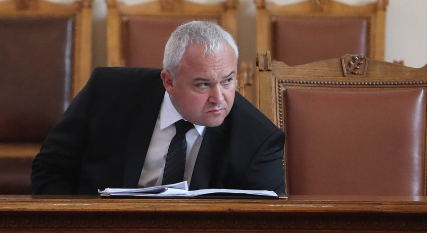 Демерджиев към Петков: Не може да назначаваме своите шофьори и фризьори за зам.-министри