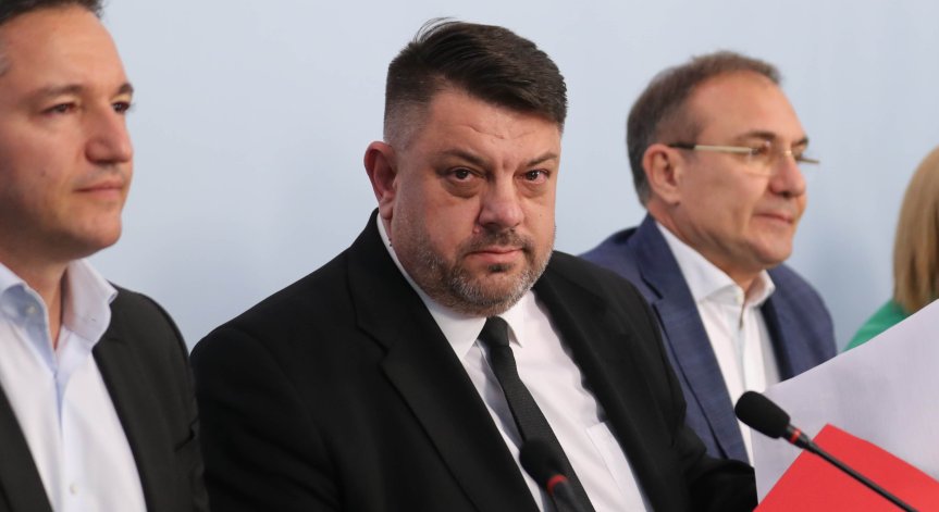 Време е да се загърби тясно партийния интерес, призоваха от БСП.