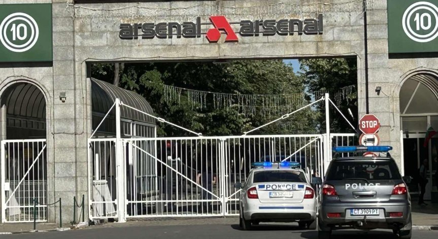 Пострадалият мъж е транспортиран в болницата в Казанлък.