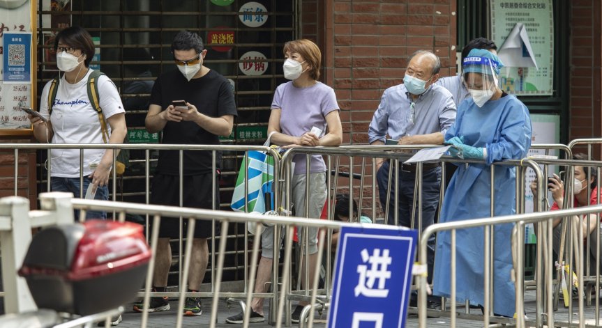 Стриктните и навременни мерки измъкнаха Пекин и Шанхай от сянката на Омикрон