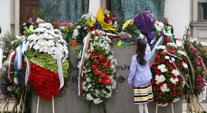 В Добрич, Благоевград и Велико Търново отдадоха почит пред делото на Светите братя