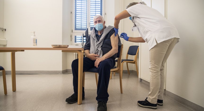 Германия обмисля забавяне на поставянето на втора доза от ваксината срещу Ковид