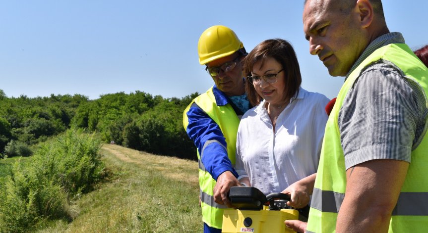 Нинова: Самоходни роботи чистят язовирите, за да няма наводнения