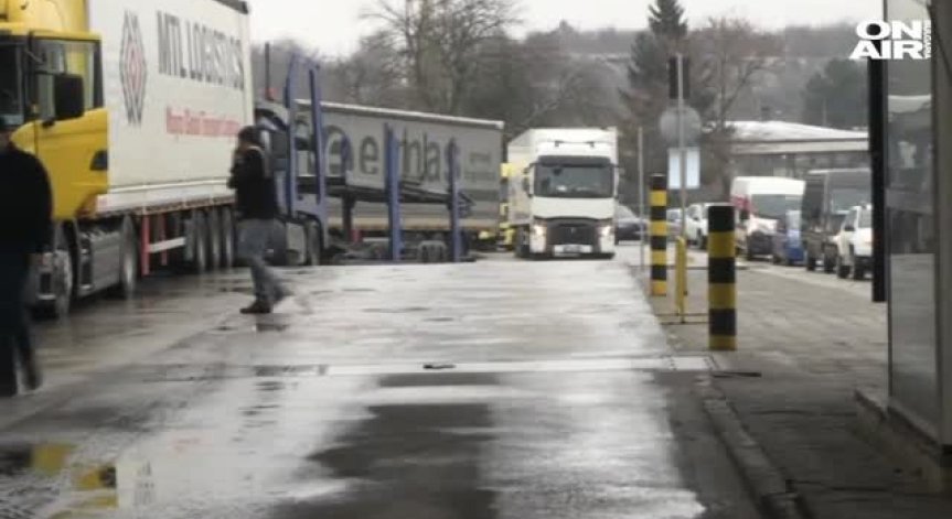 Заловиха над 100 килограма хероин в български ТИР на ГКПП 