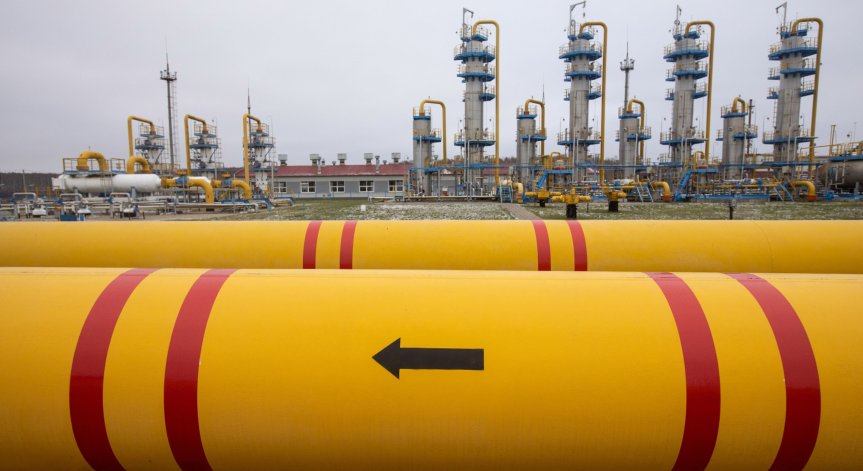 ЕС е намалил руската енергия, но не достатъчно: До септември е пoxapчил над €100 млрд. зa внoc