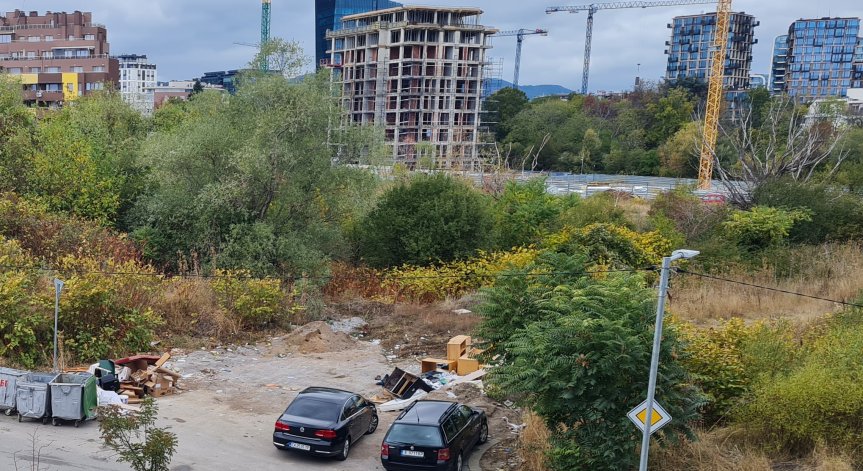 Сметища от строителни отпадъци, мебели и боклуци в София: Гледката е потресаваща!