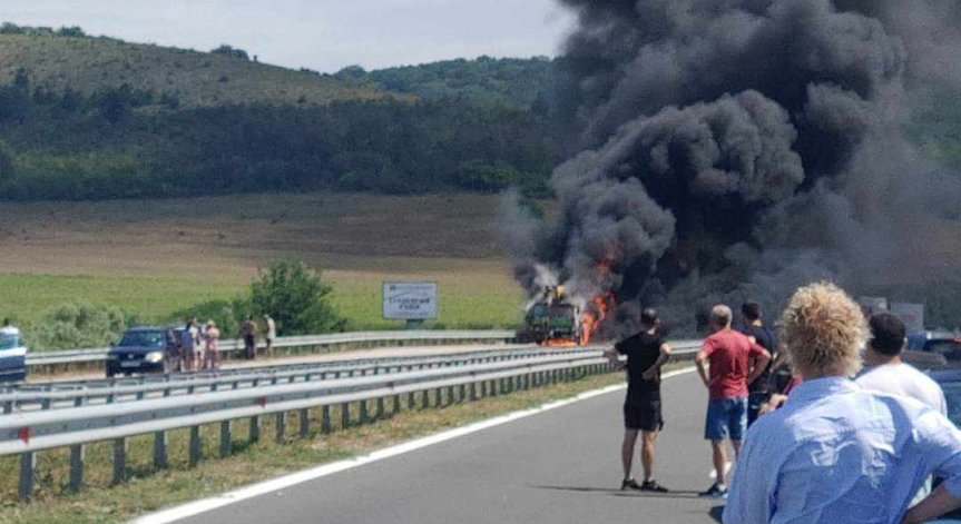 Гори камион на 