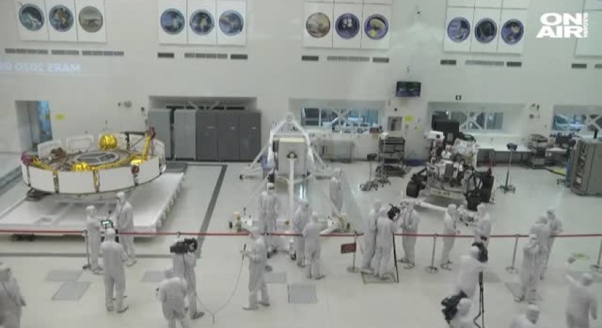 НАСА наема астронавти за мисия до Луната - търсят мъж и жена