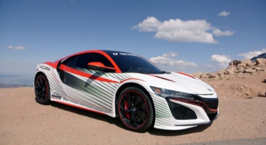 Новата Acura NSX в планинско състезание