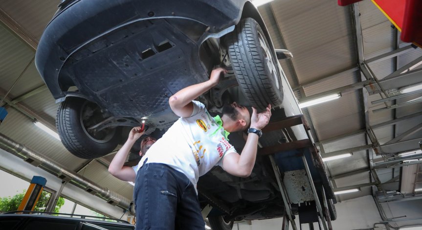 По-склонни са към аквапланинг.