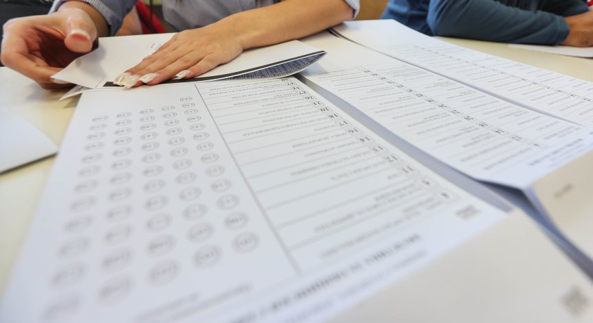 Небесната надпревара в София към 13 часа: 