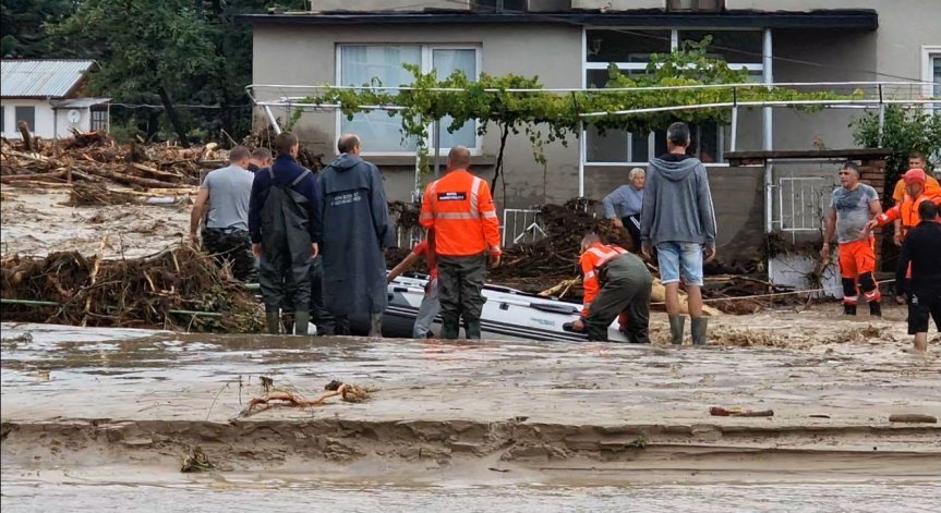 Вълна от съпричастност: По 1000 доброволци ще помагат за разчистването на трите карловски села