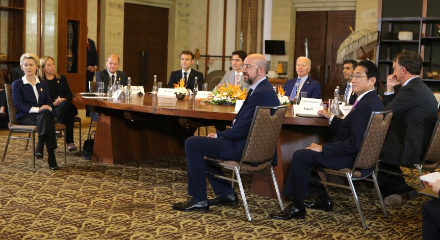 Байдън оправда Русия за ракетата в Полша пред лидерите на страните от Г-20 