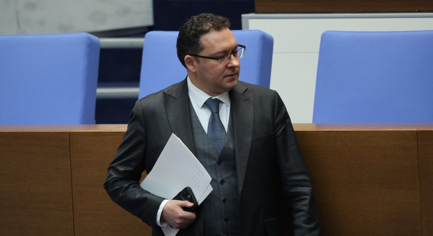 Министърът беше изслушан на парламентарен контрол.