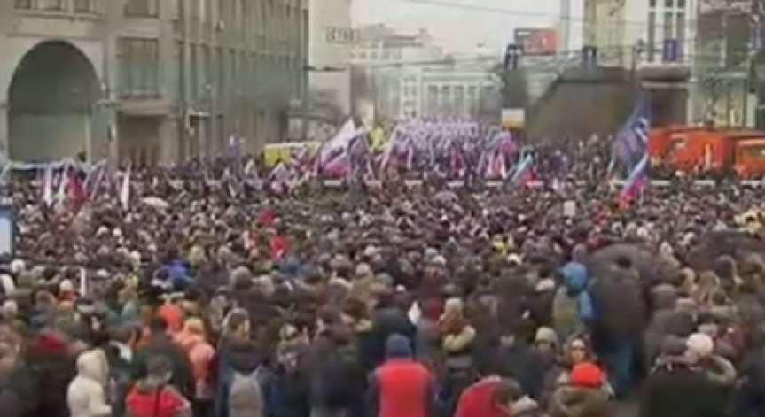 Десетки хиляди се събраха в Москва на шествие в памет на Борис Немцов