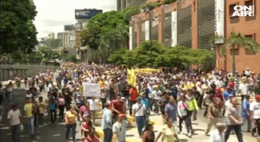 Арестуваха 400 души във Венецуела заради масови грабежи