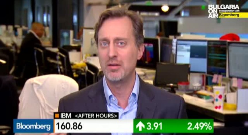 Приходите на IBM падат, печалбата остава същата