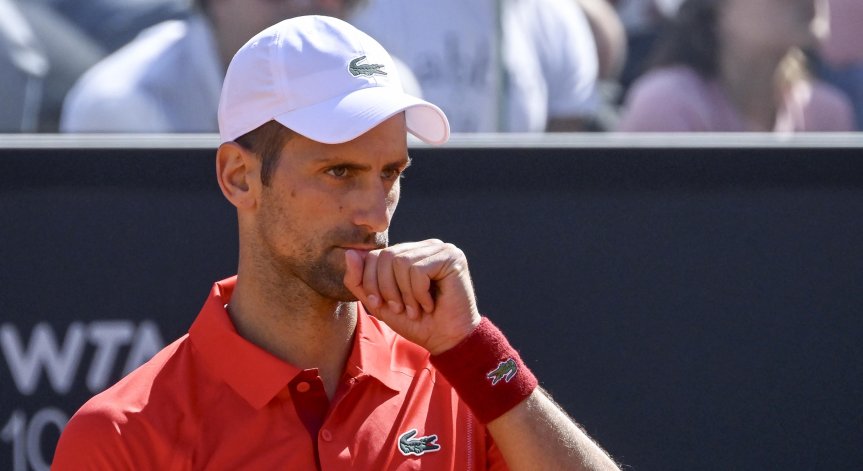 Новак Джокович се прегледа след удара с бутилка в главата му в Рим