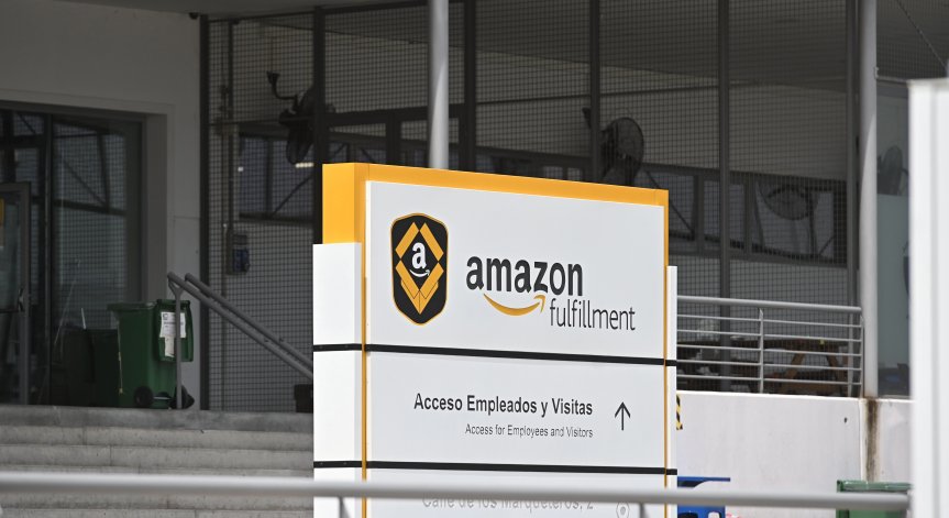 Разрешиха на Amazon да извършва доставки с дронове в САЩ