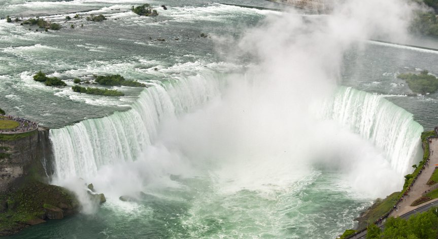 Взрив край Ниагарския водопад затвори границите между САЩ и Канада, ФБР е на терен