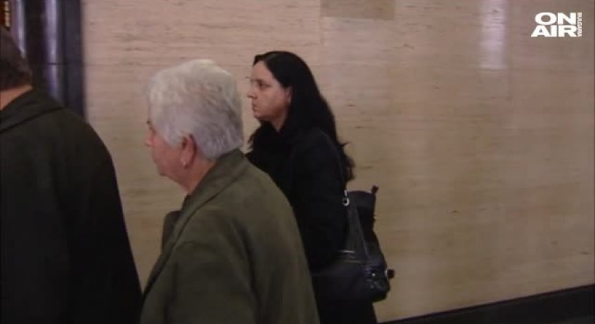 Малката Никол до живот под наблюдение