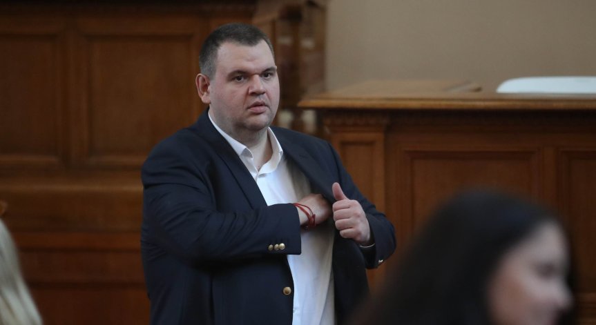 Пеевски към Христо Иванов: Без мен няма да има конституционна реформа