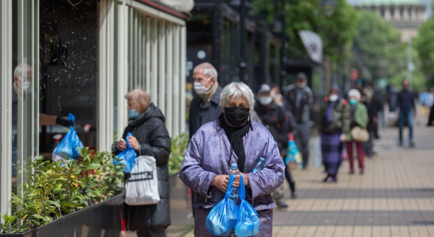 Много българи вярват, че кризата ще продължи и след септември