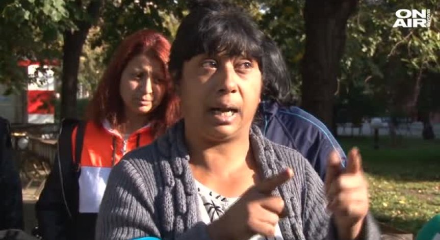 Роми нападнаха полицаи и потрошиха патрулка в Гълъбово